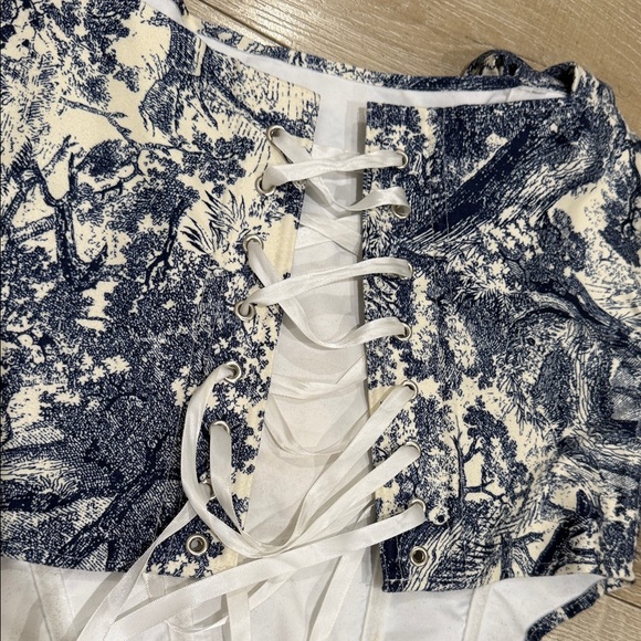 Stylish Blue and White Women's Top - Picture 4 of 4